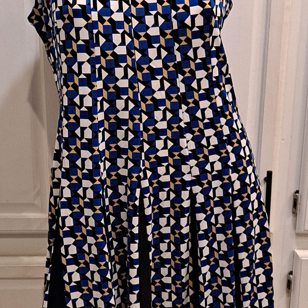 Elegant Geometric Midi Dress in Blue and Black